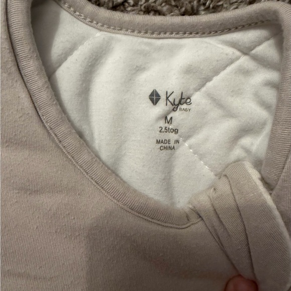 Kyte BABY medium sleepsack 2.5 tog - Picture 2 of 3